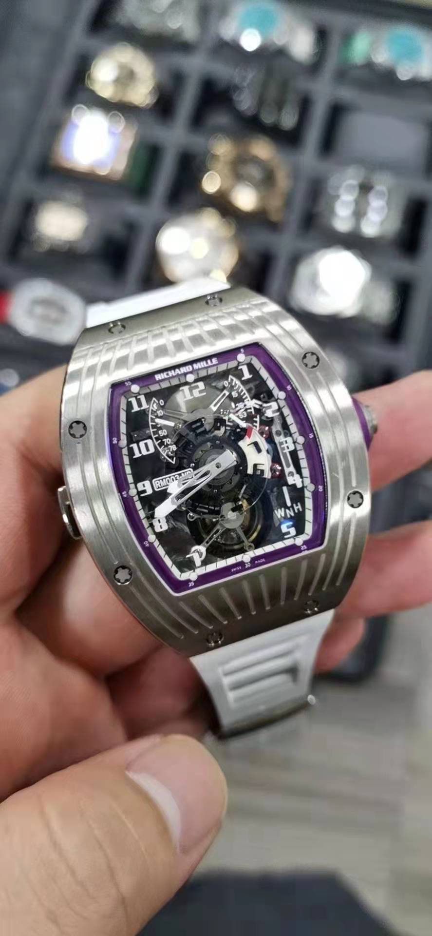 腾龙公司在线客服【微信-3362996】腾龙网络科技有限公司，为一家专业的成都网站建设公司，基于以互联网开发设计为主的专业型网络技术公司，是专业从事网站建设、网站开发、软件开发、网页设计、Flash动画、平面广告设计、多媒体设计、SEO等业务的互联网应用服务商