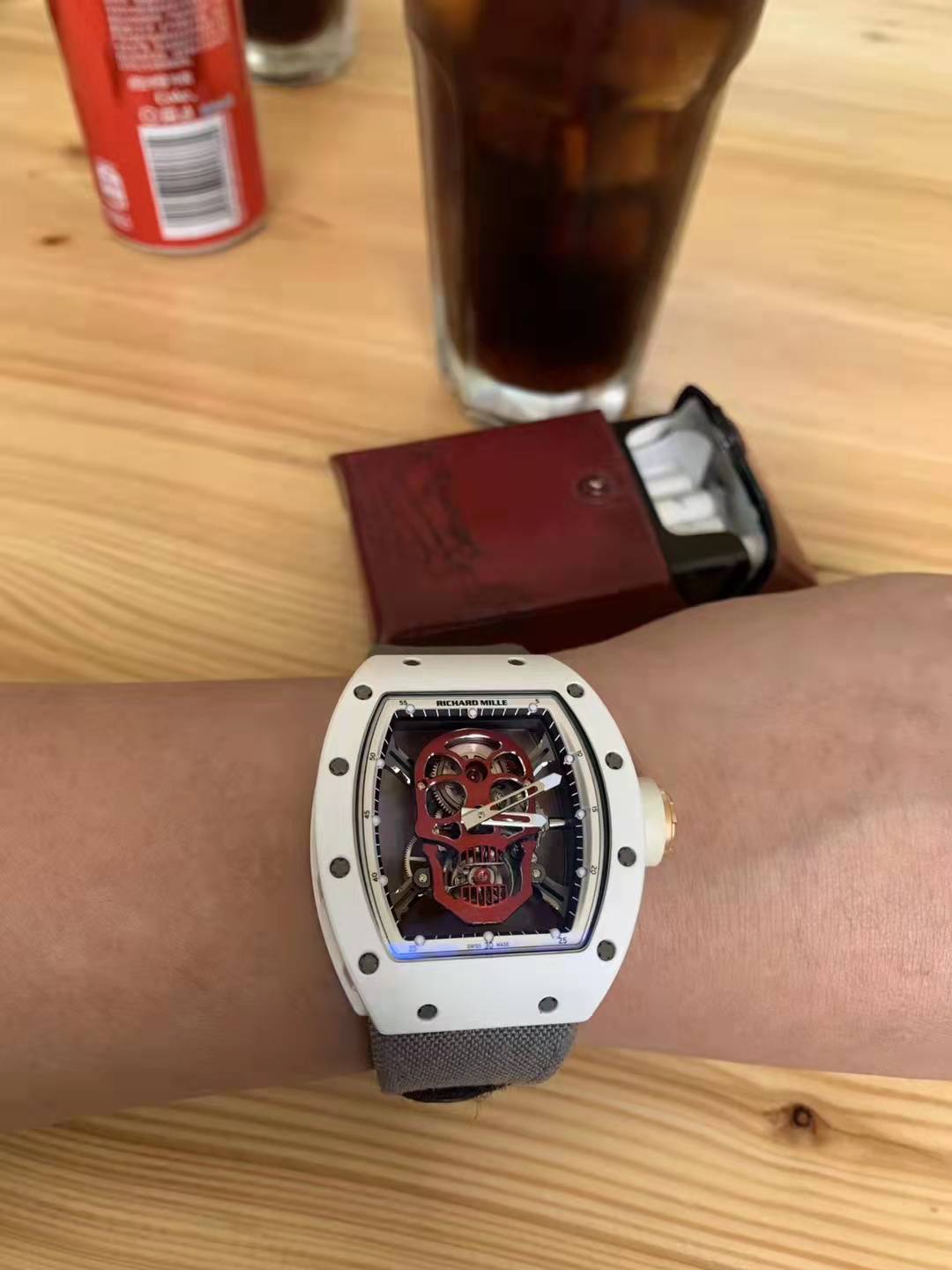 腾龙公司在线客服【微信-3362996】腾龙网络科技有限公司，为一家专业的成都网站建设公司，基于以互联网开发设计为主的专业型网络技术公司，是专业从事网站建设、网站开发、软件开发、网页设计、Flash动画、平面广告设计、多媒体设计、SEO等业务的互联网应用服务商