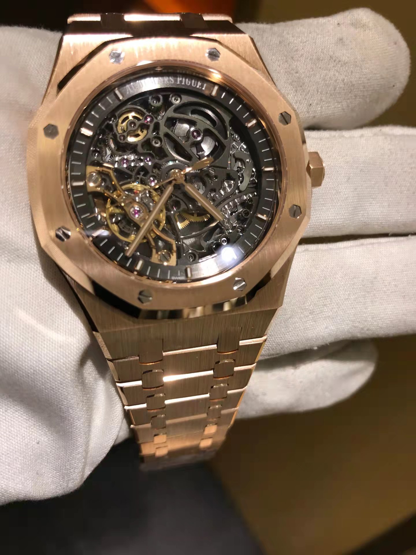 腾龙公司在线客服【微信-3362996】腾龙网络科技有限公司，为一家专业的成都网站建设公司，基于以互联网开发设计为主的专业型网络技术公司，是专业从事网站建设、网站开发、软件开发、网页设计、Flash动画、平面广告设计、多媒体设计、SEO等业务的互联网应用服务商