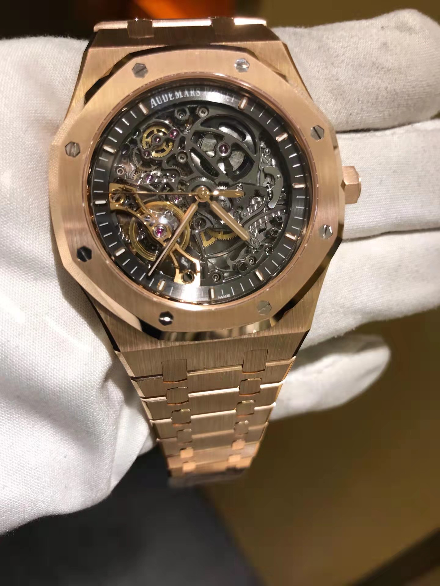 腾龙公司在线客服【微信-3362996】腾龙网络科技有限公司，为一家专业的成都网站建设公司，基于以互联网开发设计为主的专业型网络技术公司，是专业从事网站建设、网站开发、软件开发、网页设计、Flash动画、平面广告设计、多媒体设计、SEO等业务的互联网应用服务商