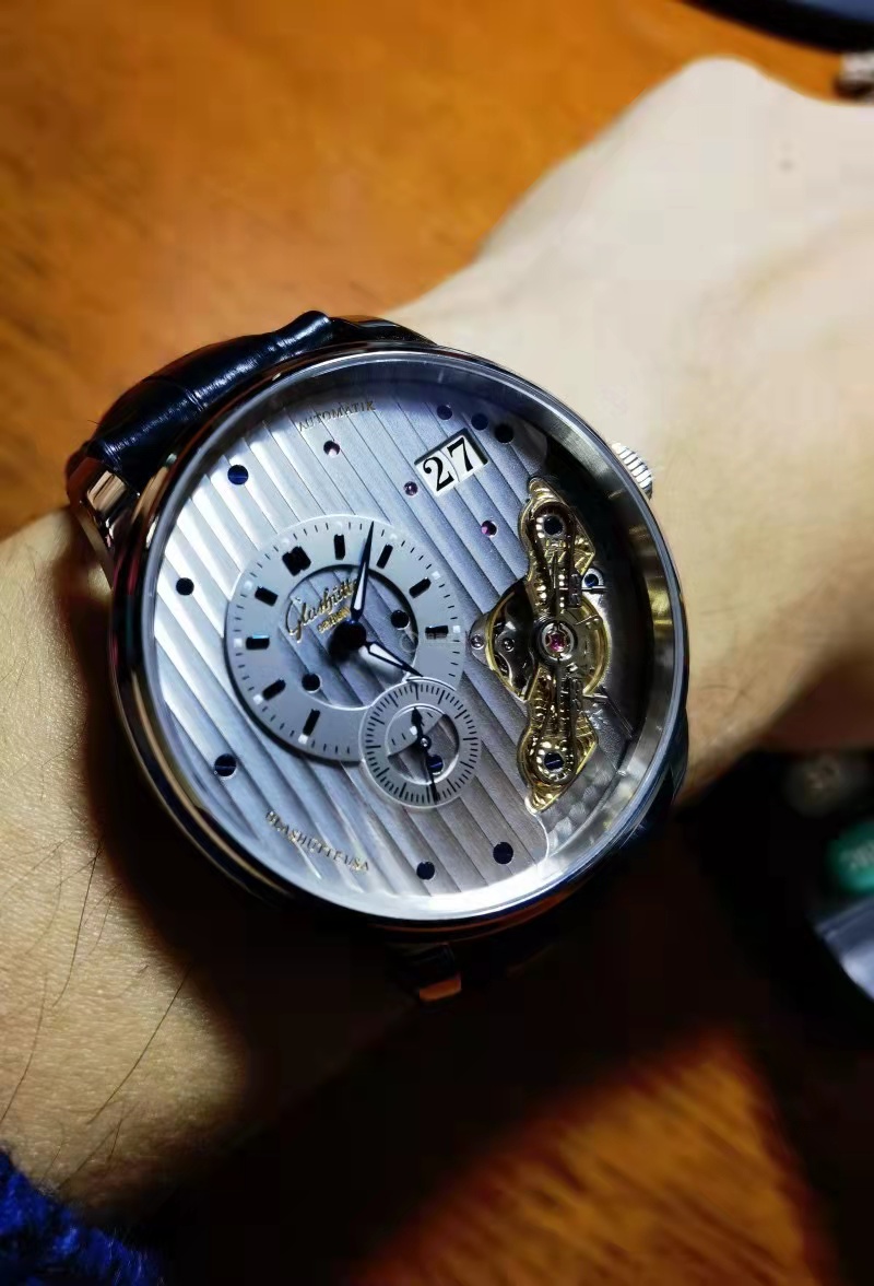 腾龙公司在线客服【微信-3362996】腾龙网络科技有限公司，为一家专业的成都网站建设公司，基于以互联网开发设计为主的专业型网络技术公司，是专业从事网站建设、网站开发、软件开发、网页设计、Flash动画、平面广告设计、多媒体设计、SEO等业务的互联网应用服务商